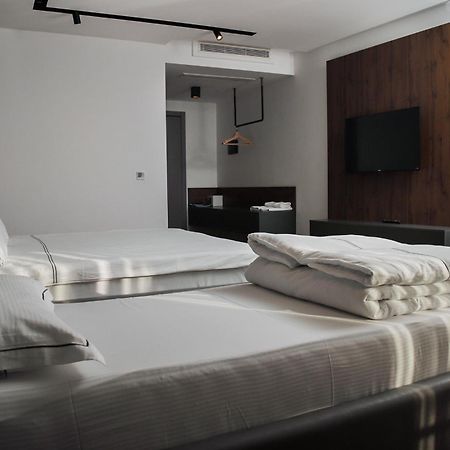 Triumf Hotel พริเซรน ภายนอก รูปภาพ