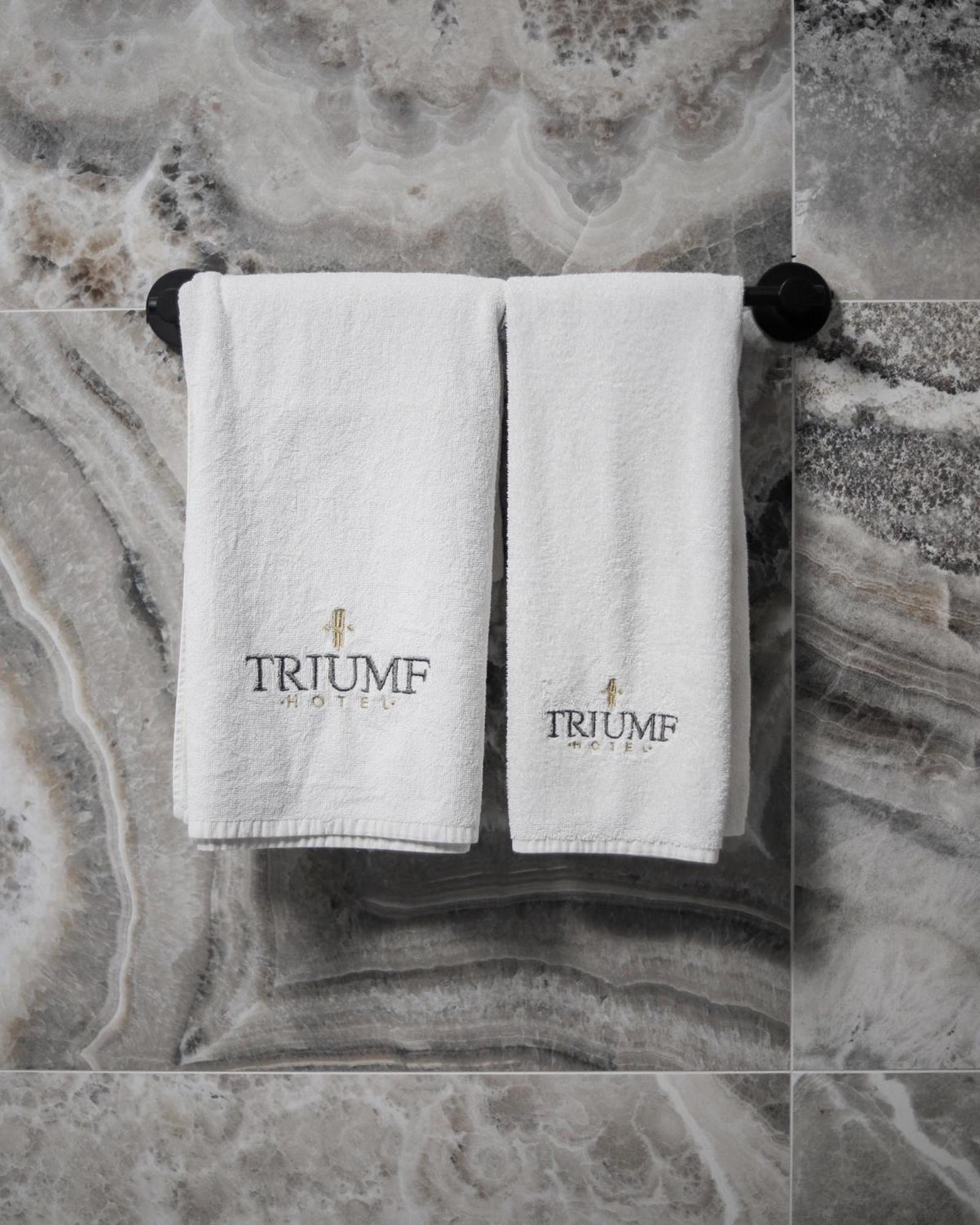 Triumf Hotel พริเซรน ภายนอก รูปภาพ